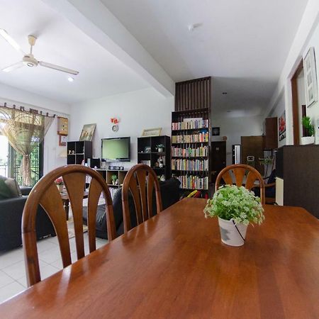 Muara Poni Homestay מראה חיצוני תמונה