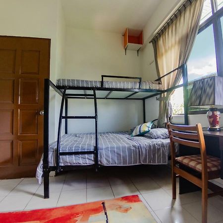 Muara Poni Homestay מראה חיצוני תמונה